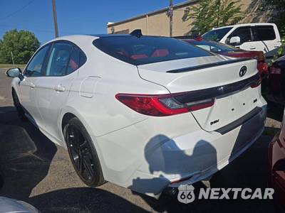 2026 Toyota Camry XSE - zdjęcie 2 z 20 - miniatura
