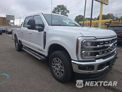 2026 Ford Super Duty F-250 Lariat Crew Cab Medium Bed - zdjęcie 4 z 21 - miniatura