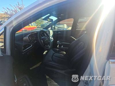 2025 Chrysler Pacifica Select 121.6" WB - zdjęcie 6 z 22 - miniatura