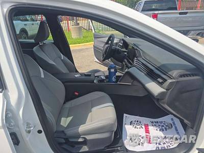2026 Toyota Camry SE - zdjęcie 18 z 22 - miniatura