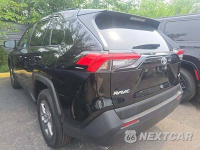 2025 Toyota RAV4 XLE - zdjęcie 2 z 20 - miniatura