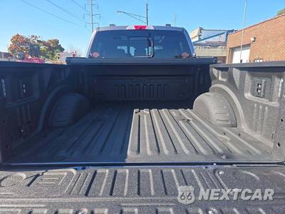 2024 Ford Super Duty F-250 Lariat Crew Cab Medium Bed - zdjęcie 14 z 21 - miniatura