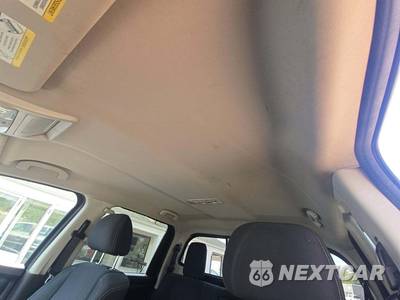 2017 Nissan TITAN SV Crew Cab Short Bed - zdjęcie 11 z 22 - miniatura