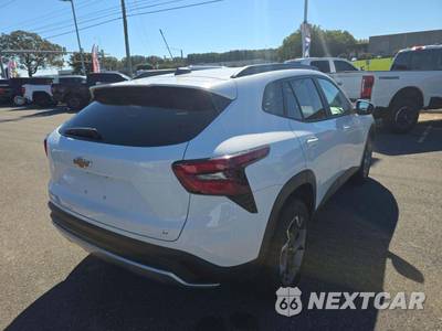 2025 Chevrolet Trax LT - zdjęcie 3 z 22 - miniatura