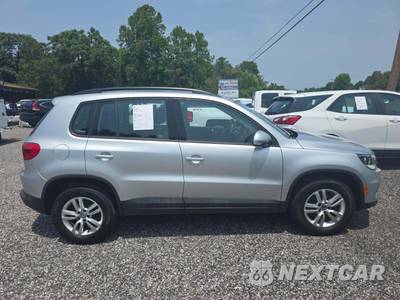 2016 Volkswagen Tiguan SE - zdjęcie 4 z 24 - miniatura