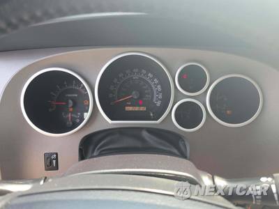 2016 Toyota Sequoia SR5 - zdjęcie 9 z 39 - miniatura