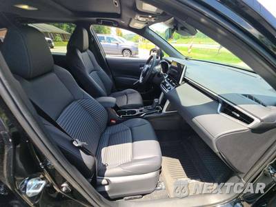 2025 Toyota Corolla Cross Hybrid XSE - zdjęcie 18 z 21 - miniatura