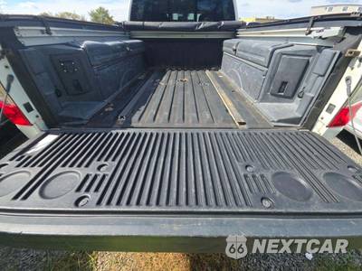 2017 Nissan TITAN XD Platinum Reserve Crew Cab Medium Bed - zdjęcie 14 z 31 - miniatura
