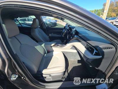 2022 Toyota Camry SE - zdjęcie 18 z 23 - miniatura