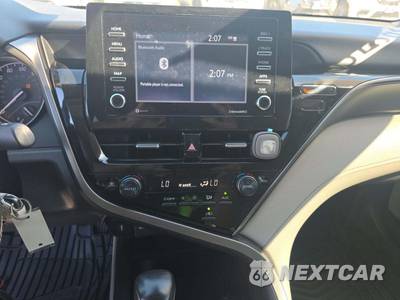 2022 Toyota Camry SE - zdjęcie 10 z 23 - miniatura
