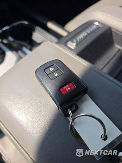 2020 Toyota Tundra Limited Extended Cab Medium Bed - zdjęcie 8 z 22 - miniatura