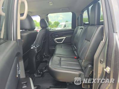 2019 Nissan TITAN PRO-4X Crew Cab Short Bed - zdjęcie 13 z 24 - miniatura