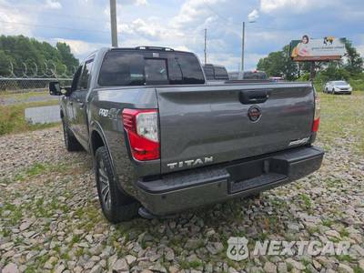 2019 Nissan TITAN PRO-4X Crew Cab Short Bed - zdjęcie 2 z 24 - miniatura