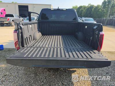 2024 Toyota Tundra Hybrid Platinum Crew Cab Short Bed - zdjęcie 14 z 23 - miniatura