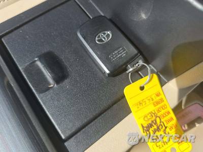 2014 Toyota Camry Hybrid XLE - zdjęcie 8 z 29 - miniatura