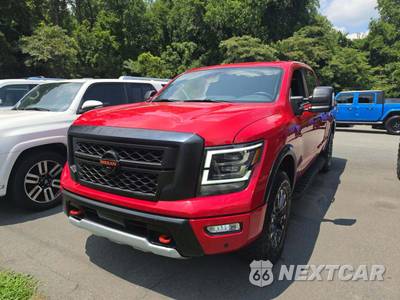 2022 Nissan TITAN PRO-4X Crew Cab Short Bed