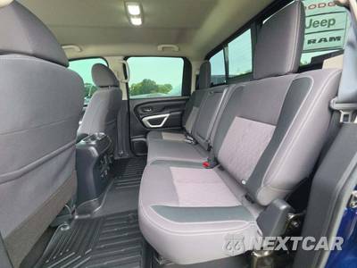 2024 Nissan TITAN SV Crew Cab Short Bed - zdjęcie 13 z 20 - miniatura