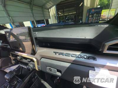 2025 Toyota Tacoma TRD Sport Crew Cab Medium Bed - zdjęcie 19 z 23 - miniatura