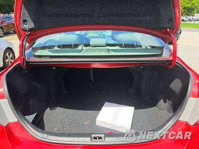 2011 Toyota Camry LE - zdjęcie 14 z 20 - miniatura