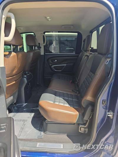 2017 Nissan TITAN XD Platinum Reserve Crew Cab Medium Bed - zdjęcie 10 z 22 - miniatura
