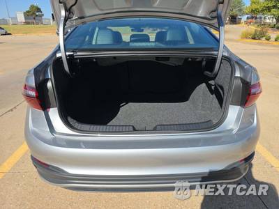 2026 Volkswagen Jetta SE - zdjęcie 11 z 19 - miniatura