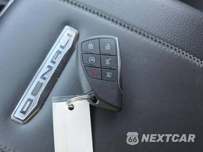 2025 GMC Yukon Denali 5SA - zdjęcie 5 z 22 - miniatura