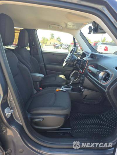 2023 Jeep Renegade Latitude - zdjęcie 15 z 20 - miniatura