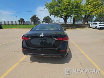 2025 Nissan Sentra SV - zdjęcie 4 z 27 - miniatura