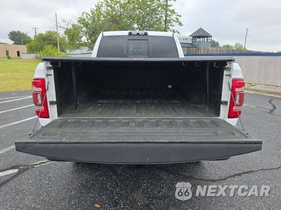 2019 Ram 2500 Laramie Crew Cab Medium Bed - zdjęcie 11 z 17 - miniatura