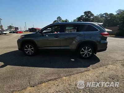 2017 Toyota Highlander XLE - zdjęcie 3 z 31 - miniatura