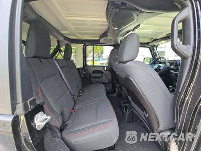 2026 Jeep Wrangler 4 Door Rubicon - zdjęcie 13 z 20 - miniatura