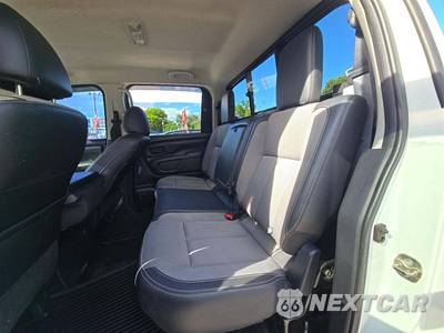 2017 Nissan TITAN S Crew Cab Short Bed - zdjęcie 10 z 26 - miniatura