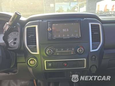 2017 Nissan TITAN S Crew Cab Short Bed - zdjęcie 7 z 26 - miniatura