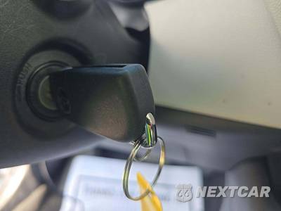 2025 Toyota Corolla LE Sedan - zdjęcie 5 z 25 - miniatura