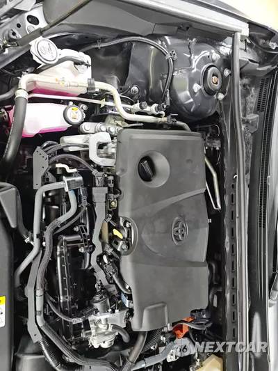 2025 Toyota Camry SE - zdjęcie 19 z 21 - miniatura