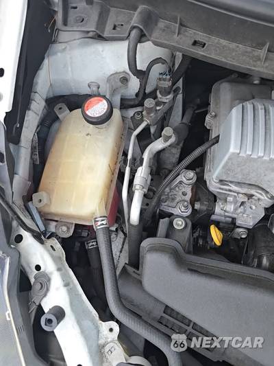 2016 Toyota Prius v Three - zdjęcie 33 z 37 - miniatura