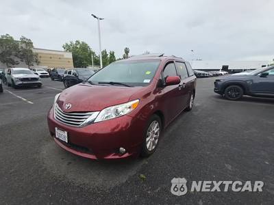 2015 Toyota Sienna XLE Premium 7-Passenger 119.3" WB