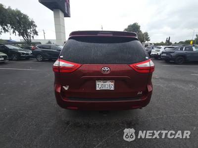 2015 Toyota Sienna XLE Premium 7-Passenger 119.3" WB - zdjęcie 4 z 46 - miniatura