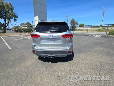 2019 Toyota Highlander Limited Platinum - zdjęcie 4 z 38 - miniatura