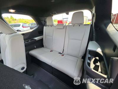 2026 Toyota Grand Highlander Hybrid MAX Platinum - zdjęcie 11 z 18 - miniatura