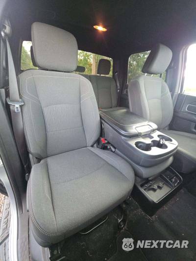 2024 Ram 2500 Big Horn Crew Cab Medium Bed - zdjęcie 15 z 28 - miniatura