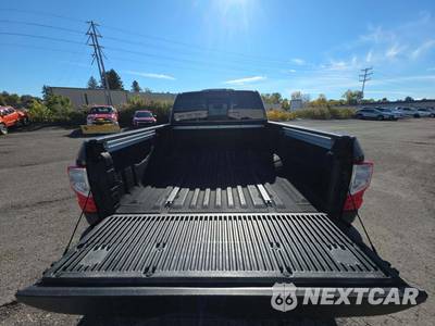 2016 Nissan TITAN XD Platinum Reserve Crew Cab Medium Bed - zdjęcie 11 z 29 - miniatura