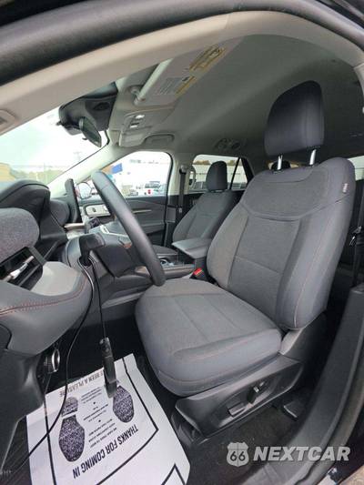 2025 Ford Explorer Active - zdjęcie 3 z 27 - miniatura