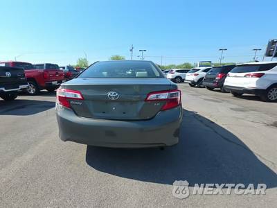 2012 Toyota Camry LE - zdjęcie 4 z 33 - miniatura