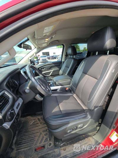 2017 Nissan TITAN PRO-4X Crew Cab Short Bed - zdjęcie 3 z 33 - miniatura