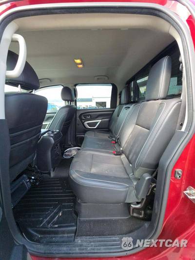 2017 Nissan TITAN PRO-4X Crew Cab Short Bed - zdjęcie 10 z 33 - miniatura