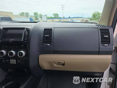 2013 Toyota Sequoia Limited - zdjęcie 17 z 35 - miniatura