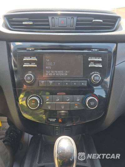 2017 Nissan Rogue Sport S - zdjęcie 7 z 38 - miniatura