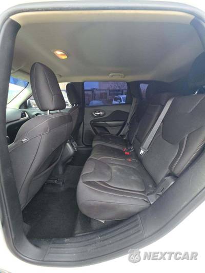 2015 Jeep Cherokee Latitude - zdjęcie 10 z 33 - miniatura