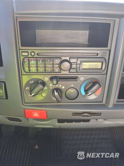 2012 Isuzu NPR HD Base Low Tilt - zdjęcie 7 z 29 - miniatura